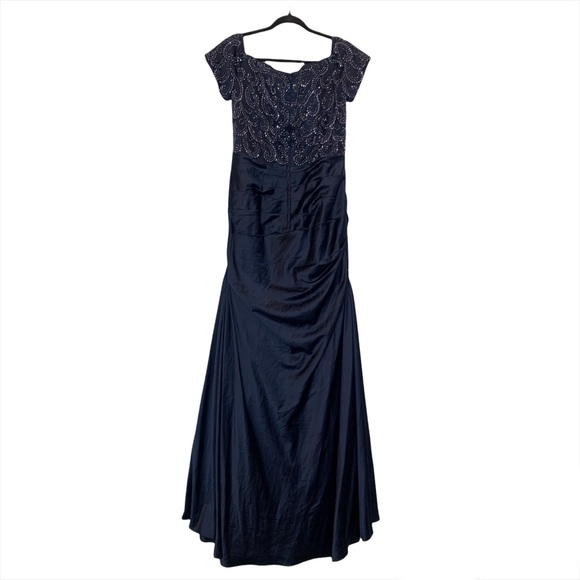 La Femme Beaded Ruched Floor Length Navy Gown EUC - Picture 4 of 13